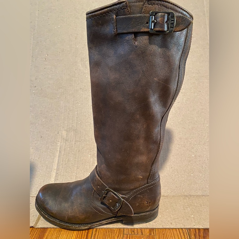 FRYE&co Veronica distressed authentic brown leather tall boots